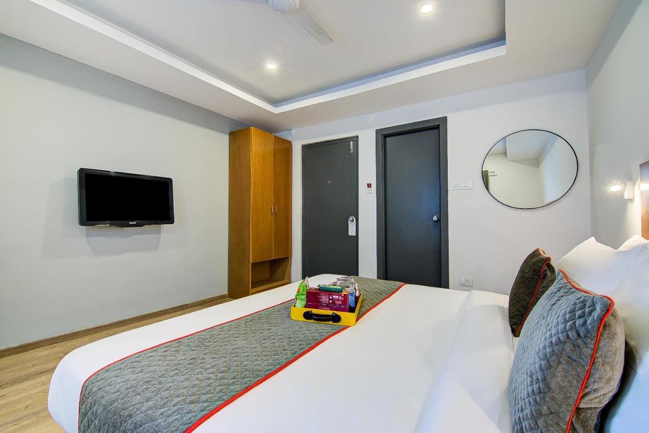 Oyo Townhouse 034 -Halcyon Hitech City Road Hyderabad Eksteriør billede