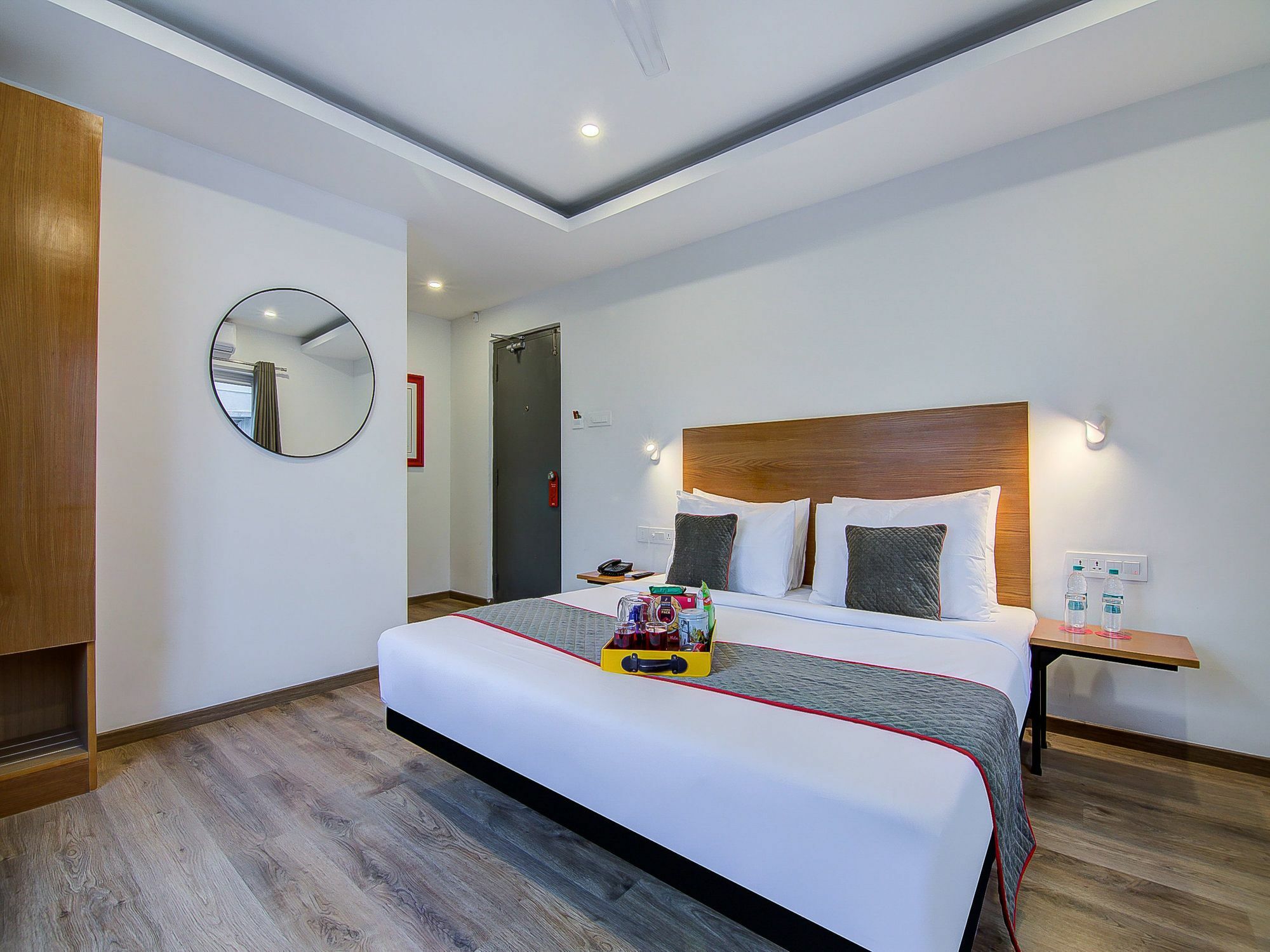 Oyo Townhouse 034 -Halcyon Hitech City Road Hyderabad Eksteriør billede
