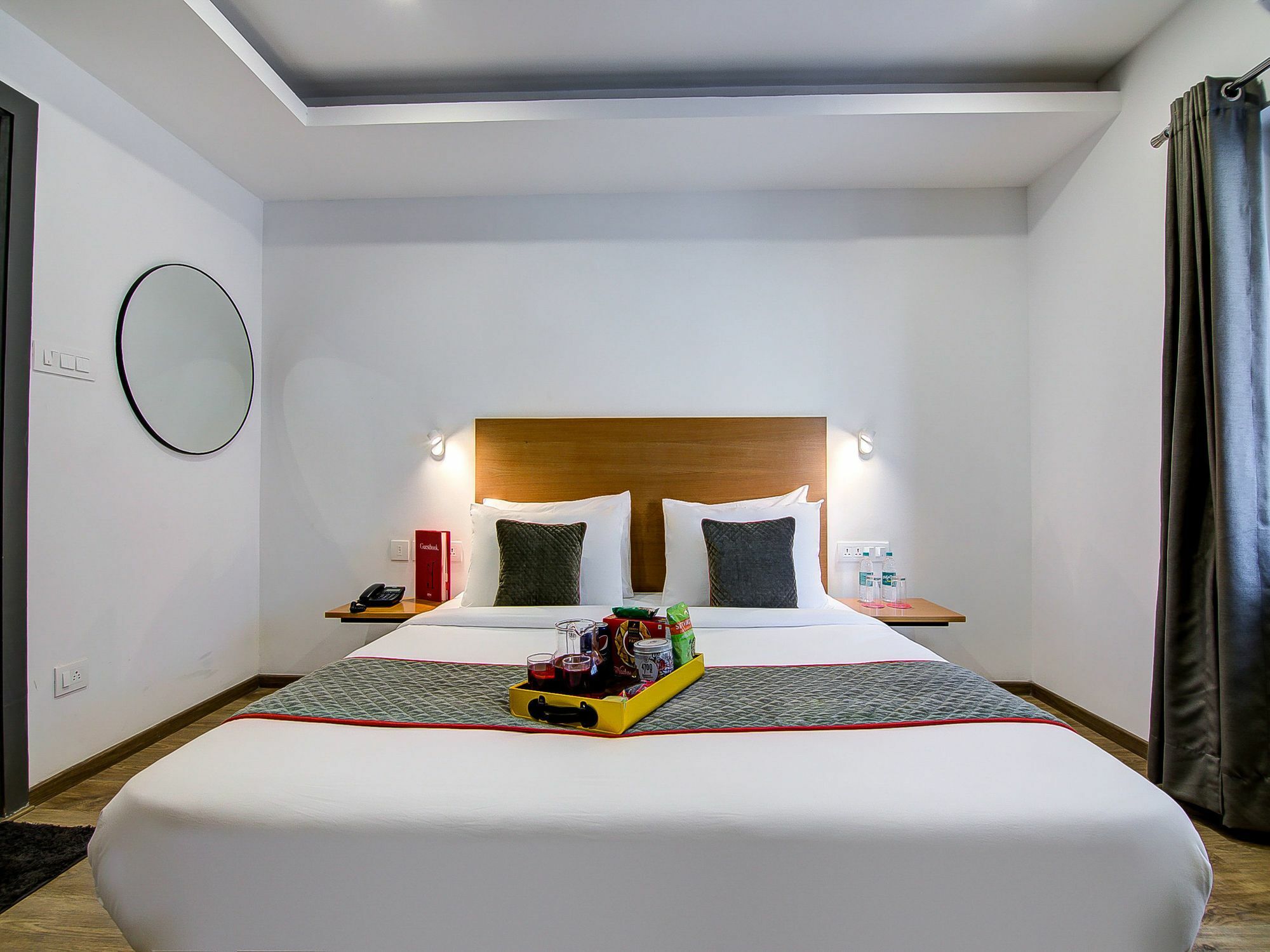 Oyo Townhouse 034 -Halcyon Hitech City Road Hyderabad Eksteriør billede
