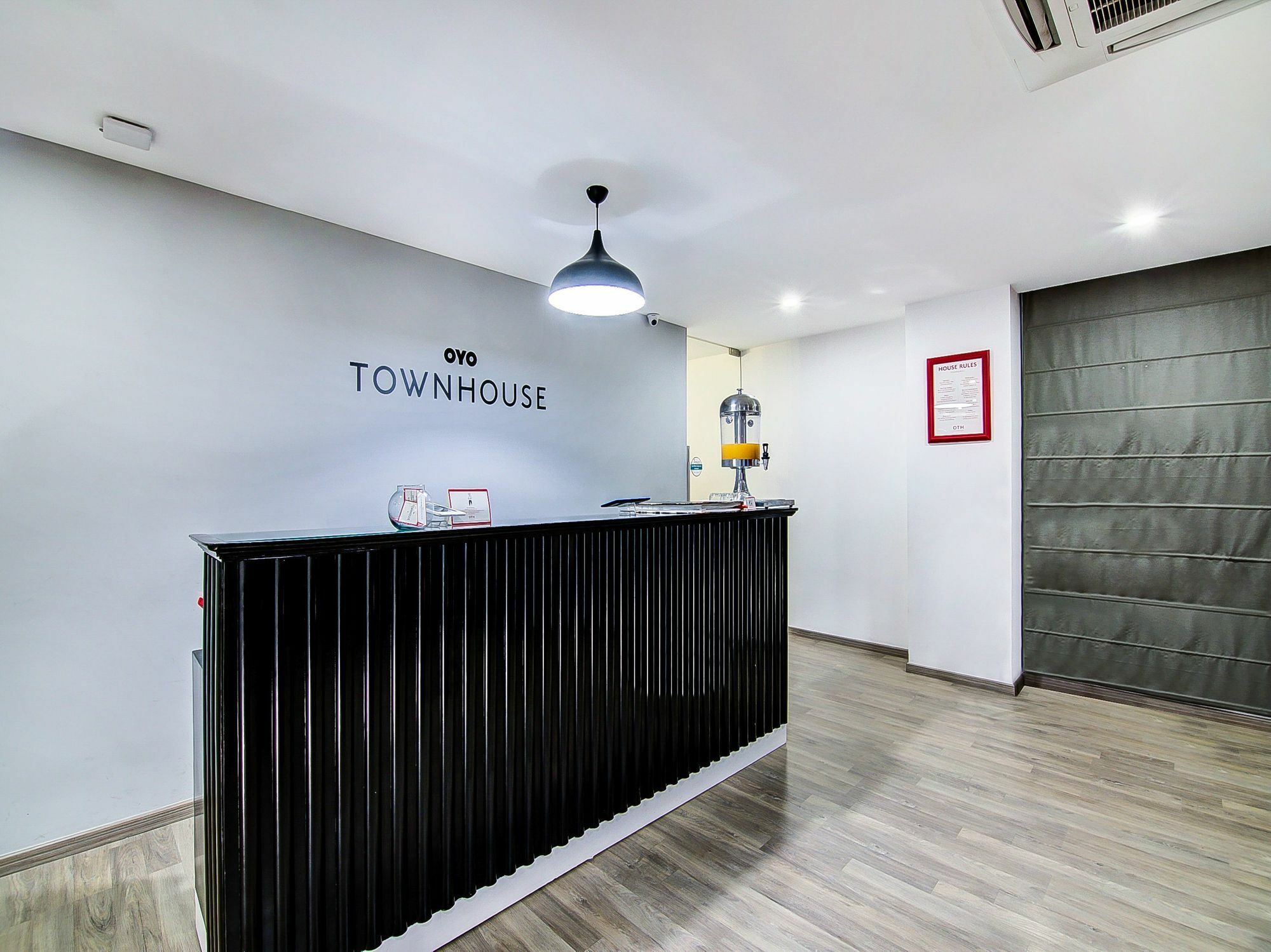 Oyo Townhouse 034 -Halcyon Hitech City Road Hyderabad Eksteriør billede