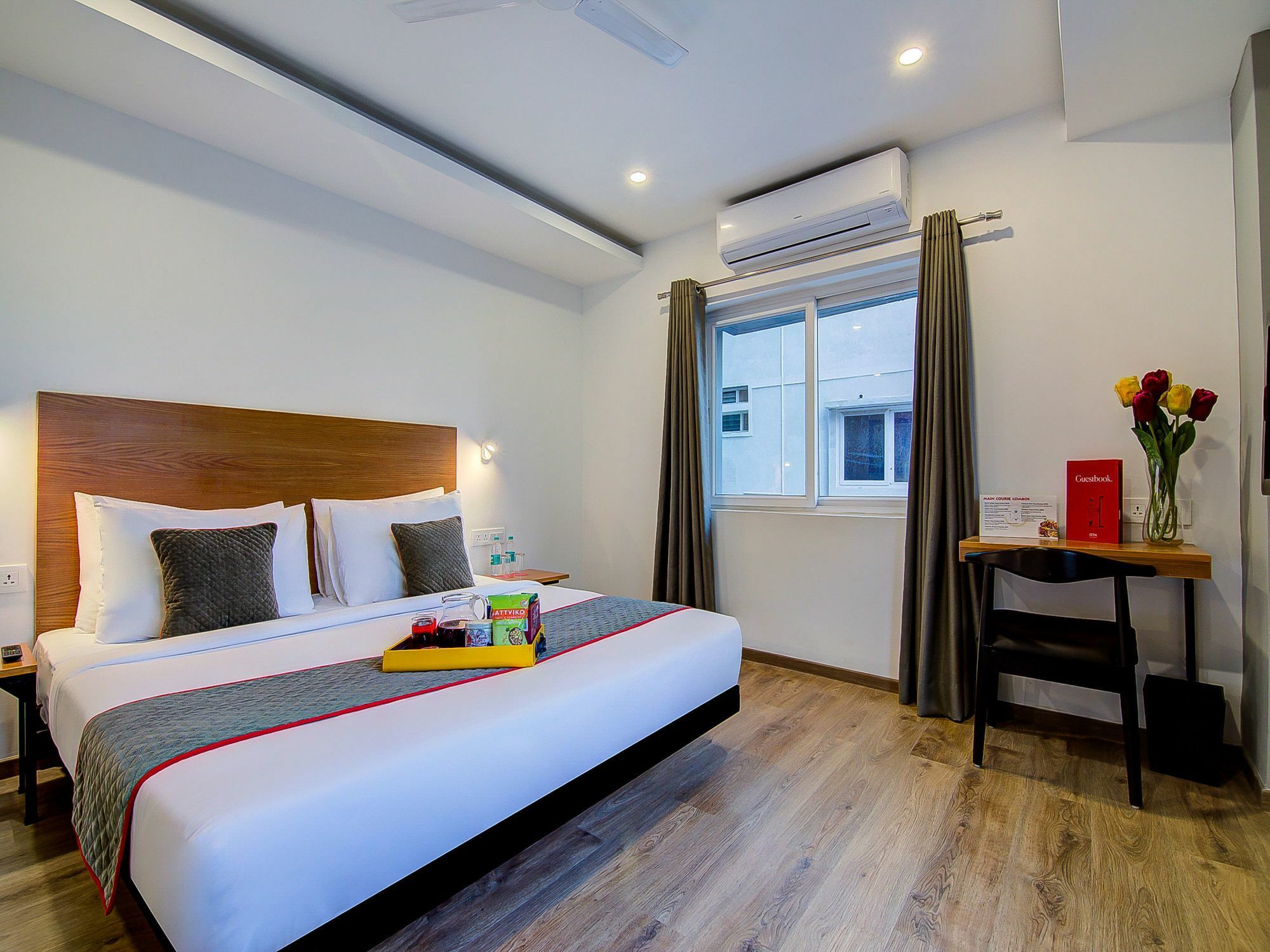 Oyo Townhouse 034 -Halcyon Hitech City Road Hyderabad Eksteriør billede