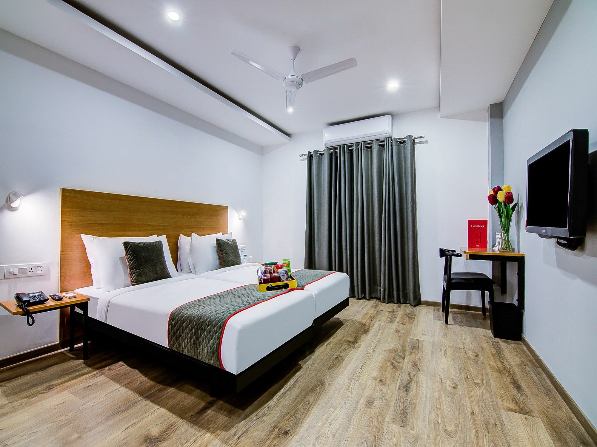 Oyo Townhouse 034 -Halcyon Hitech City Road Hyderabad Eksteriør billede