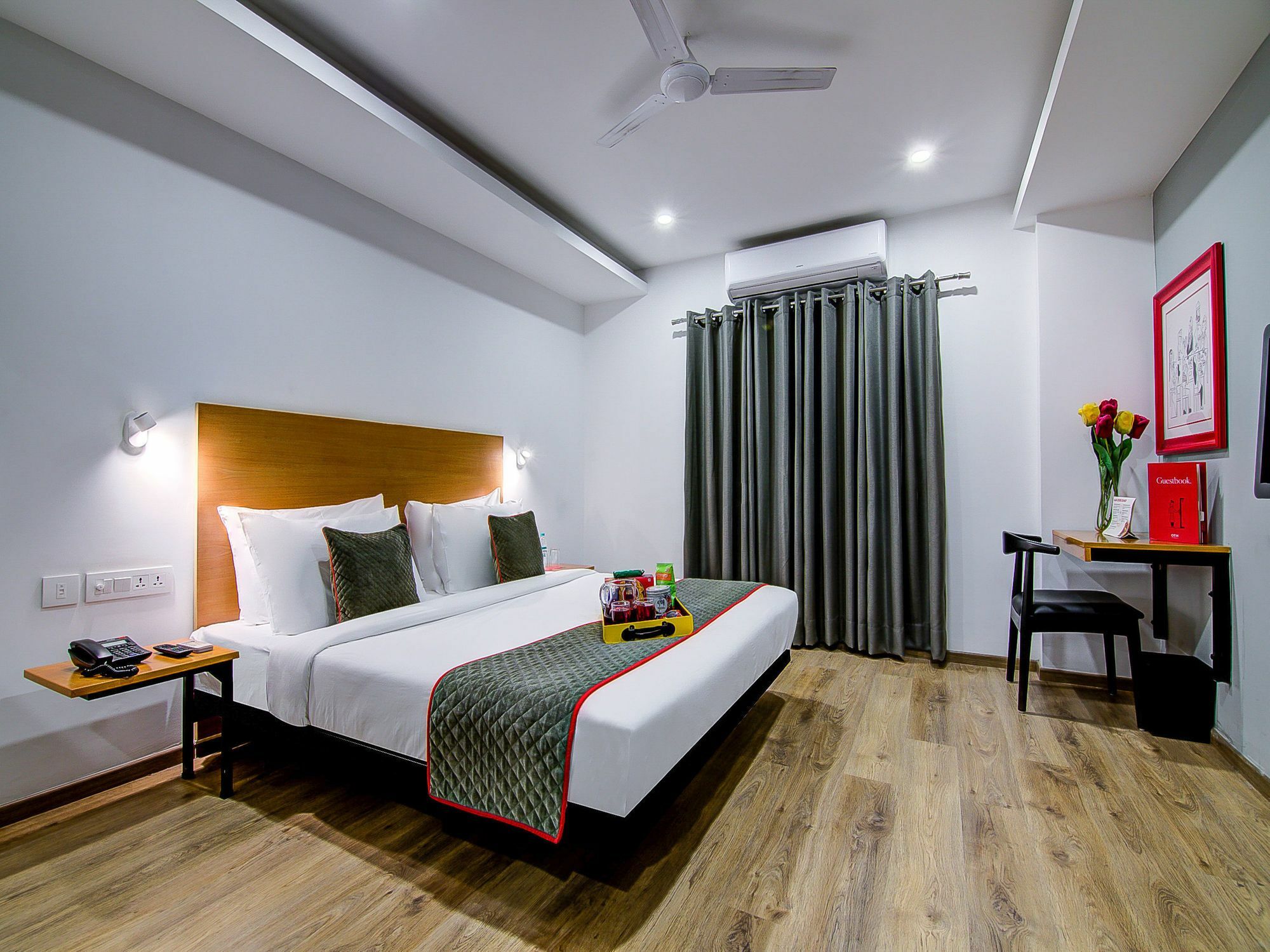 Oyo Townhouse 034 -Halcyon Hitech City Road Hyderabad Eksteriør billede
